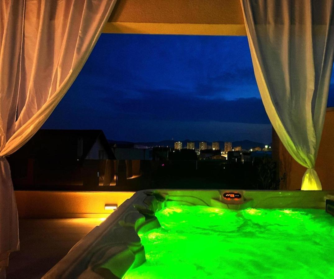 Olive Oasis Penthouse With Jacuzzi Apartment Zadar Ngoại thất bức ảnh